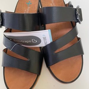 Bare traps Black Sandals